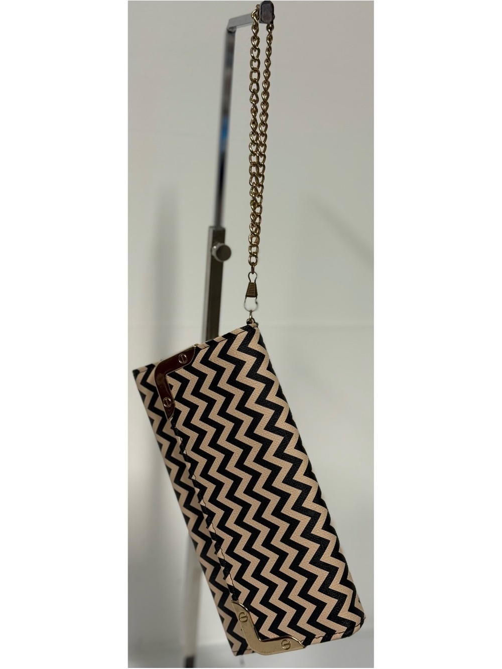 Clutch Wristlet Zig Zag Cream and Black